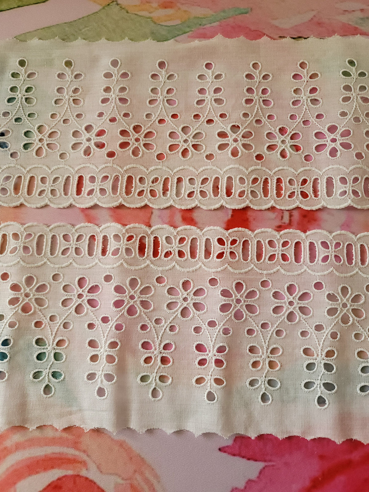 E-01 - 4" Vintage Lace - 1 Yard