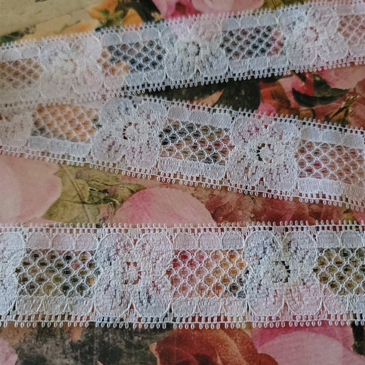 B-39 - 1 1/4" Vintage Lace - 1 Yard