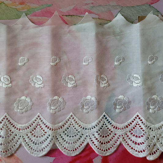 I-02 - 8 1/2" Vintage Lace - 1 Yard