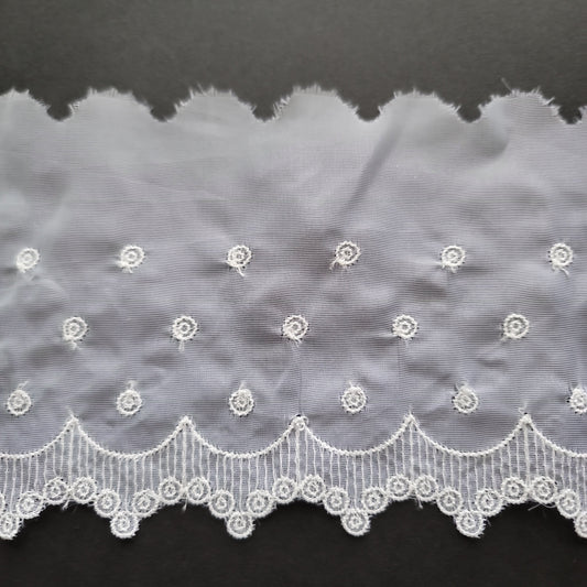 E-13 - 4" Vintage Lace - 1 Yard
