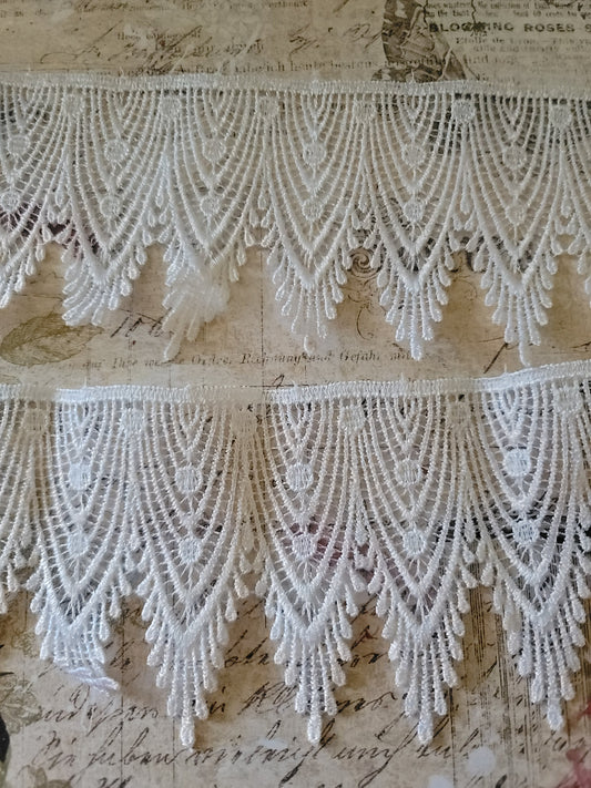 D-02 - 3 1/4" Vintage Lace - 1 Yard