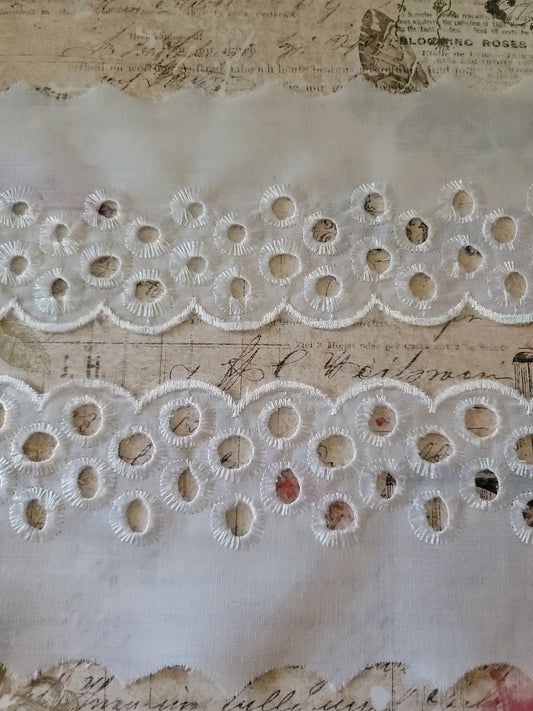 D-03 - 3 1/4" Vintage Lace - 1 Yard