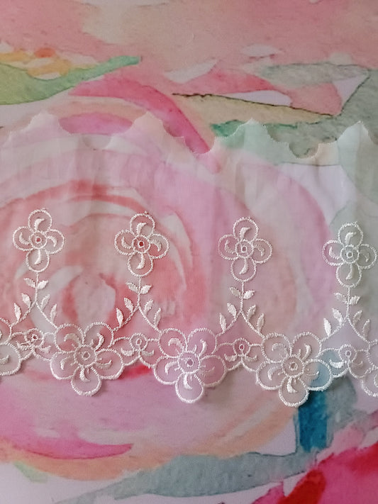 F-03 - 5 3/4" Vintage Lace - 1 Yard