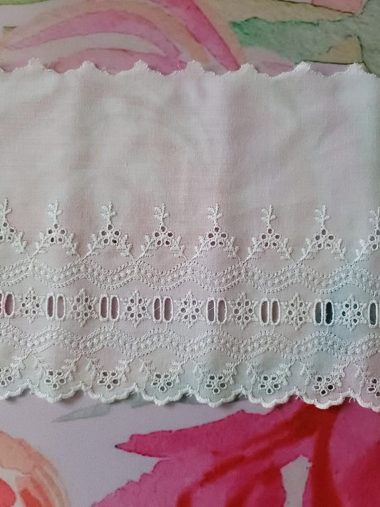 G-03 - 6 3/4" Vintage Lace - 1 Yard