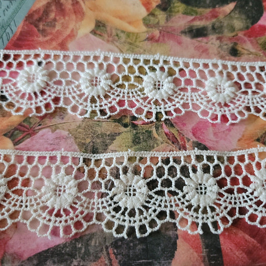 B-85 - 1 5/8" Vintage Lace - 1 Yard