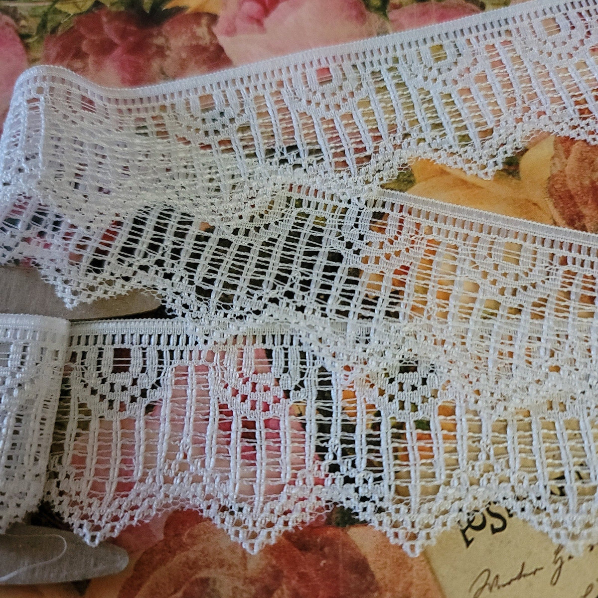 B-02 - 1 3/4" Vintage Lace - 1 Yard