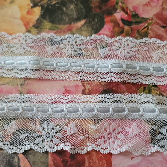 B-23 - 1 1/2" Vintage Lace - 1 Yard