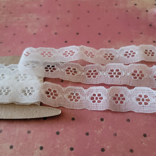 A-04 - 3/4" Vintage Lace - 1 yard