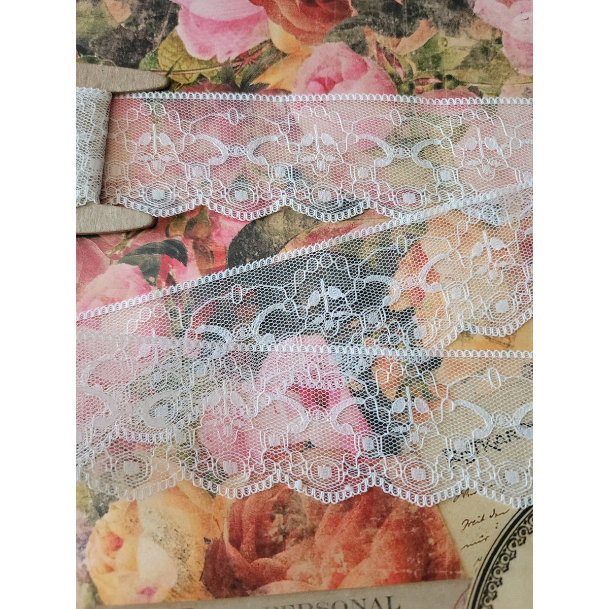 B-50 - 1 1/2" Vintage Lace - 1 Yard