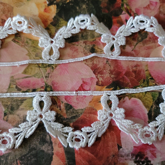 B-73 - 1 3/4" Vintage Lace - 1 Yard
