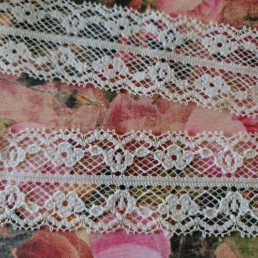 B-92 - 1 5/8" Vintage Lace - 1 Yard